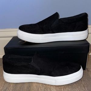 Women’s soda black sneakers